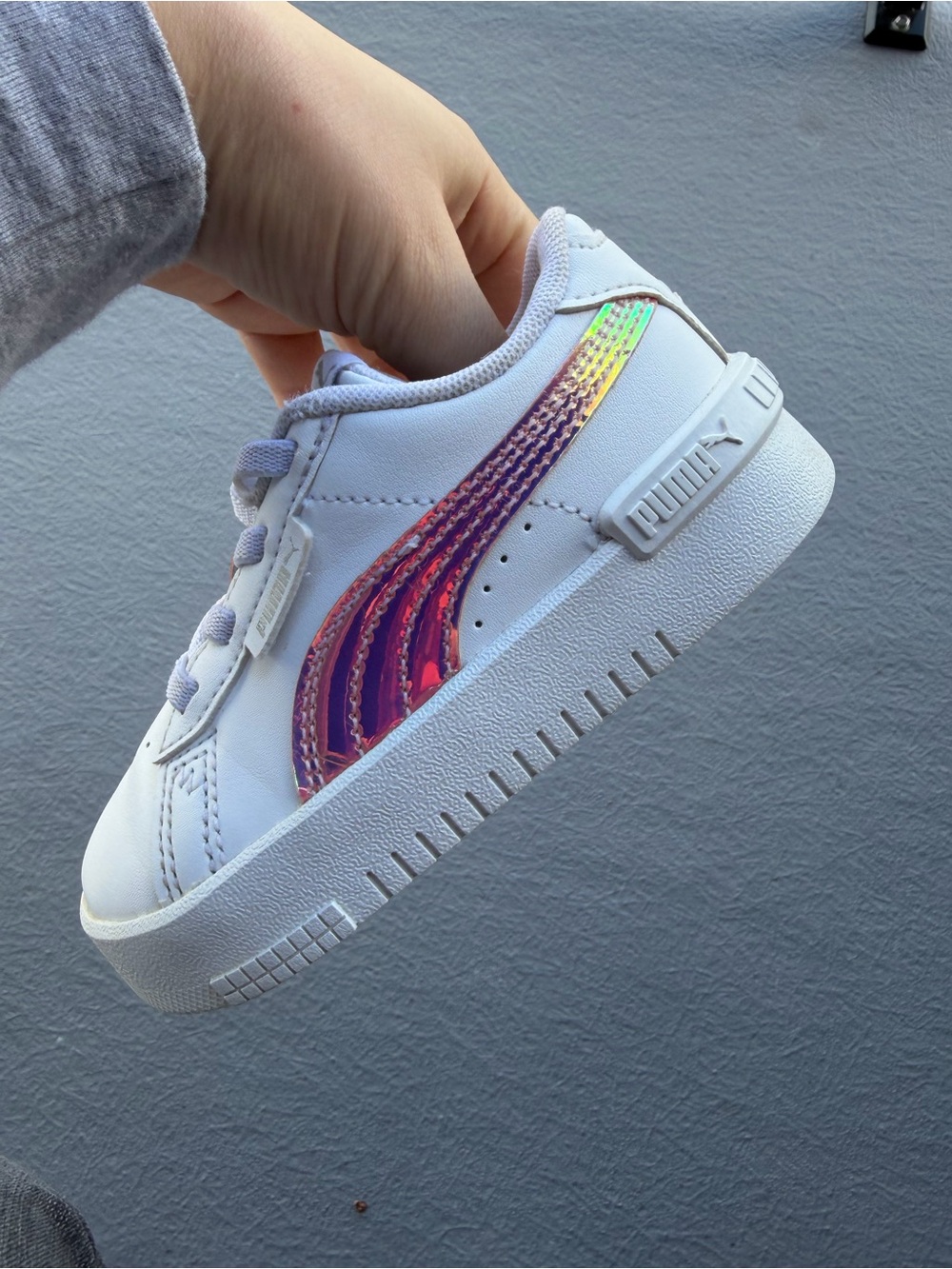 Puma Baby White Sneakers with Iridescent Pink-Orange Stripe Size 7C/23